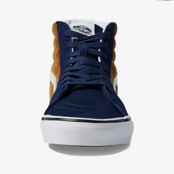 Vans Men’s Sk8-Hi
Mini Cord Blue/Brown
VN0007NS0BO
Sneakers
CORDUROY - Picture 7 of 16